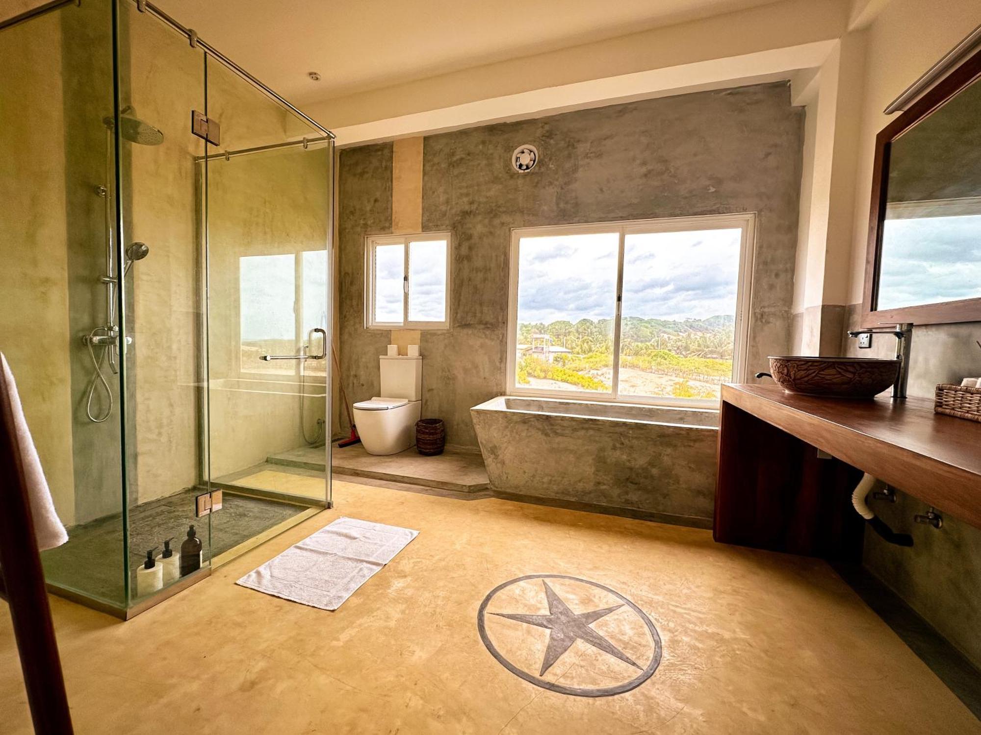 Golden Hotel 3*